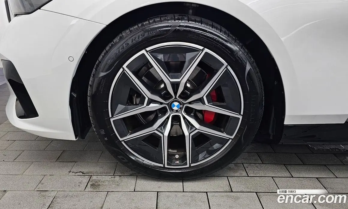 BMW 5 серия 2025 2.0 автомат (гидро), фото 5