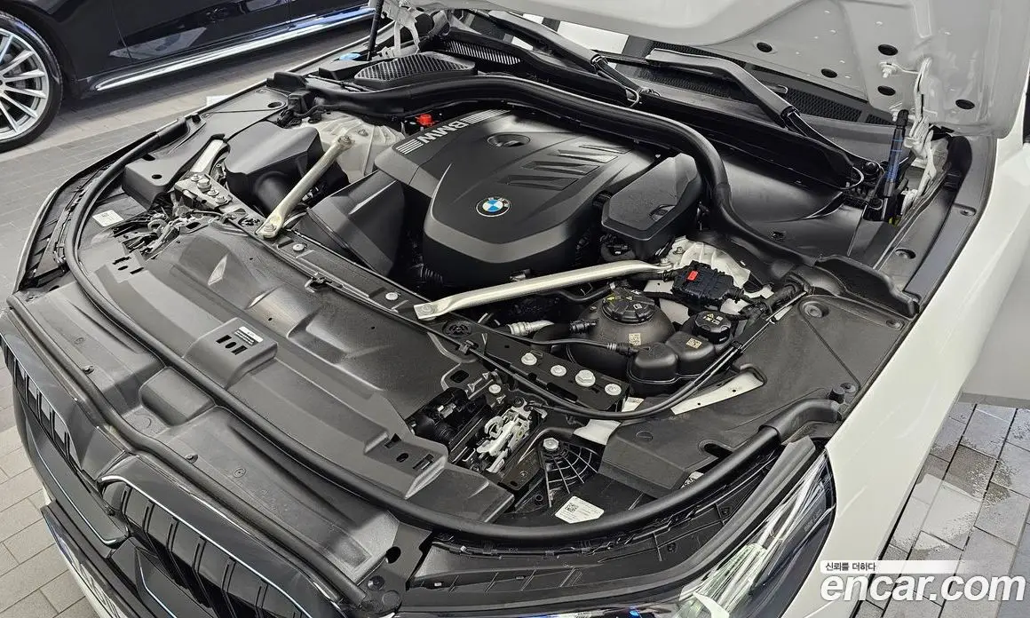 BMW 5 серия 2025 2.0 автомат (гидро), фото 6