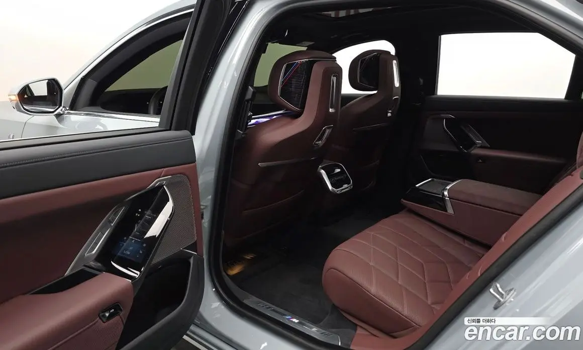 BMW 7 серия 2025 3.0 автомат (гидро), фото 15 BMW 7 серия 2025 3.0 автомат (гидро), фото 15