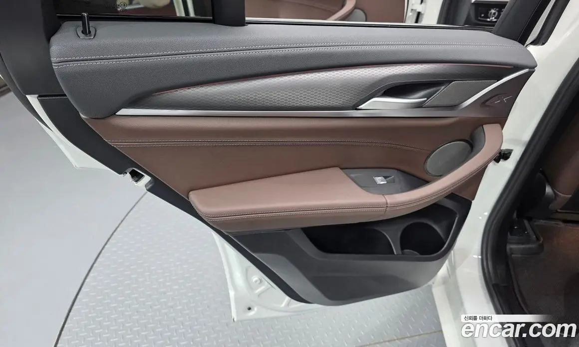 BMW X4 2025 2.0 автомат (гидро), фото 15