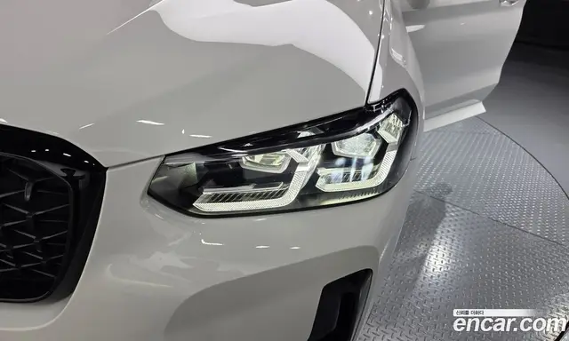 BMW X4 2025 2.0 автомат (гидро), миниатюра 8