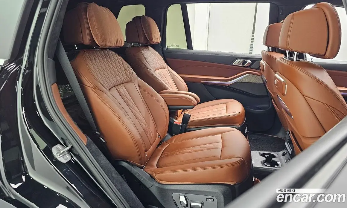 BMW X7 2024 3.0 автомат (гидро), фото 17