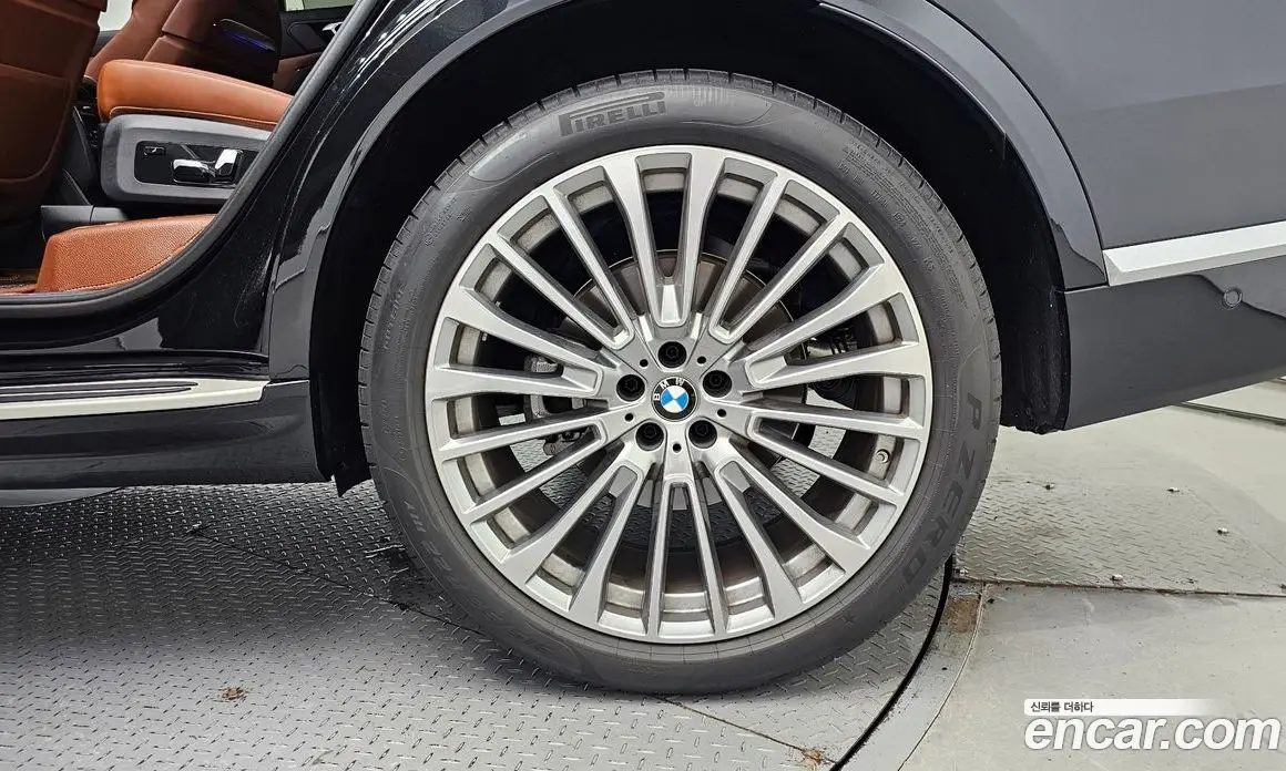 BMW X7 2024 3.0 автомат (гидро), фото 7