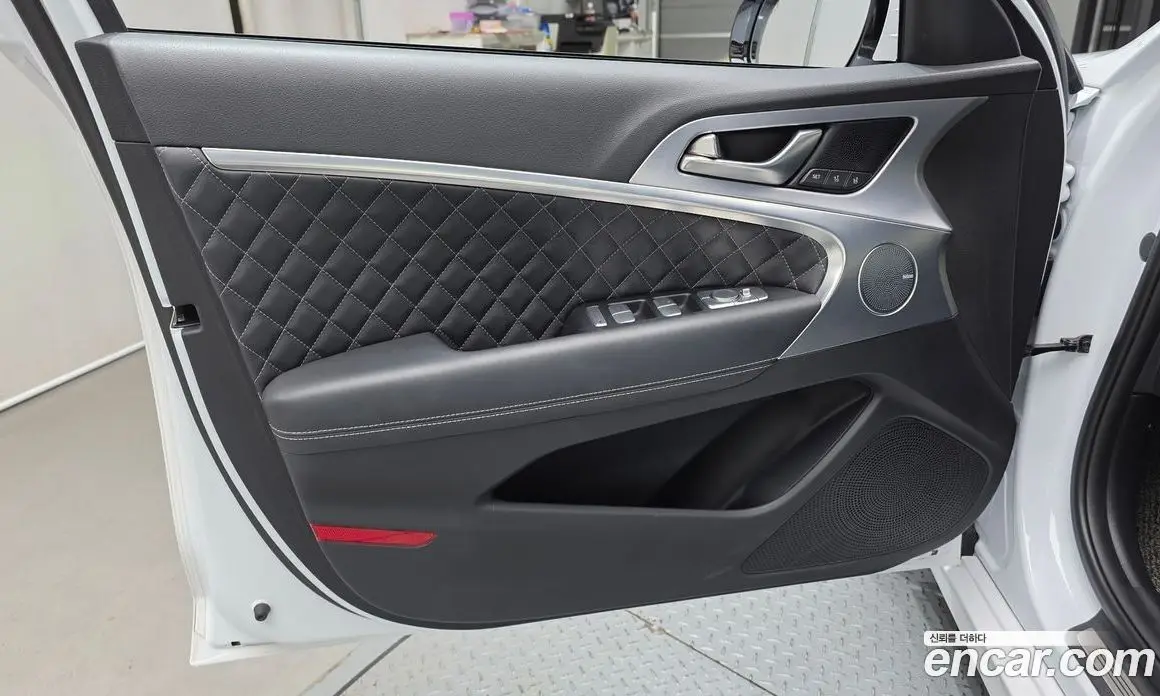 Genesis G70 2018 2.0 автомат (гидро), фото 14 Genesis G70 2018 2.0 автомат (гидро), фото 14