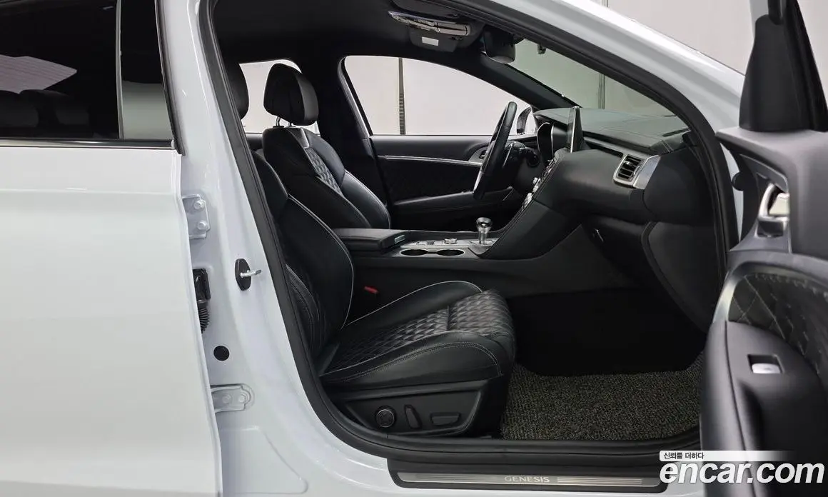 Genesis G70 2018 2.0 автомат (гидро), фото 16 Genesis G70 2018 2.0 автомат (гидро), фото 16
