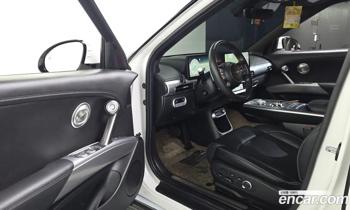 Genesis GV60 2022 0.1 автомат (гидро), фото 13