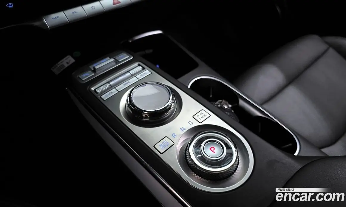 Genesis GV70 2021 2.5 автомат (гидро), фото 12 Genesis GV70 2021 2.5 автомат (гидро), фото 12