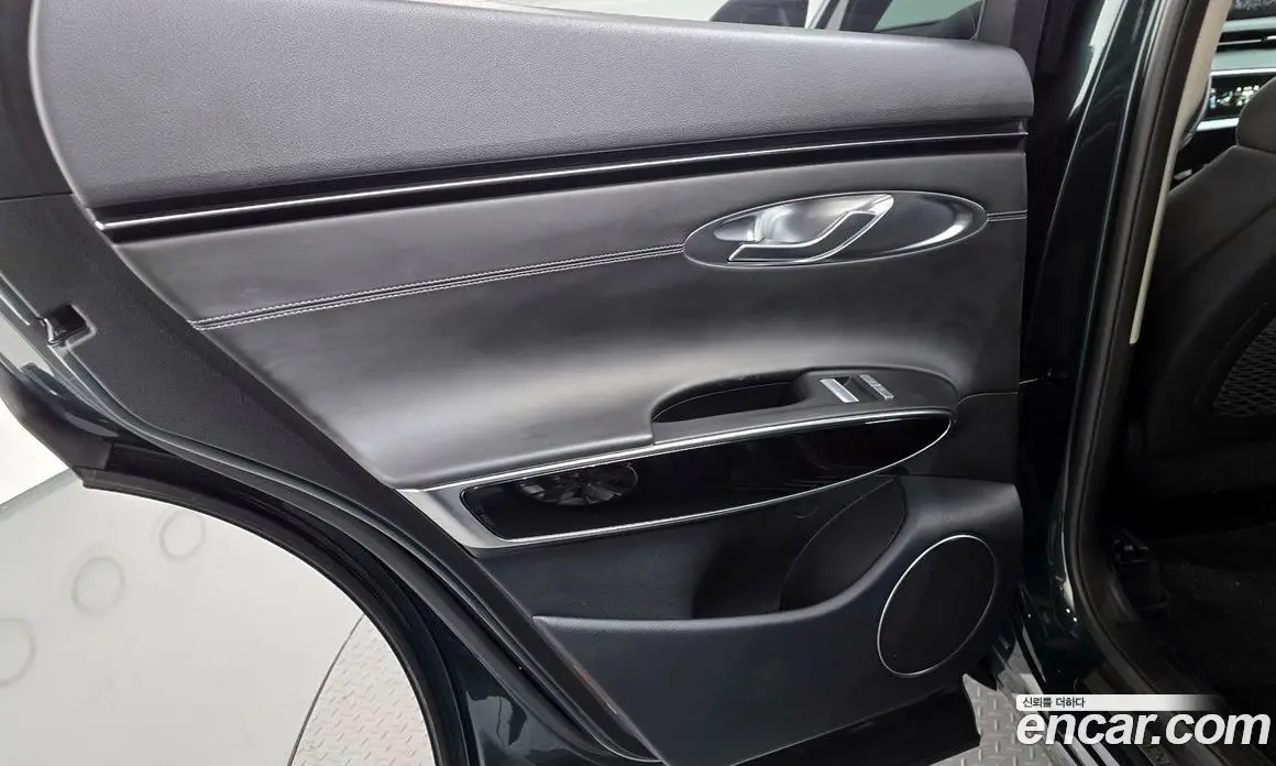 Genesis GV70 2021 2.5 автомат (гидро), фото 15 Genesis GV70 2021 2.5 автомат (гидро), фото 15