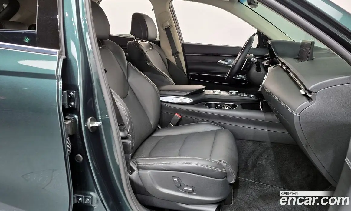 Genesis GV70 2021 2.5 автомат (гидро), фото 16 Genesis GV70 2021 2.5 автомат (гидро), фото 16