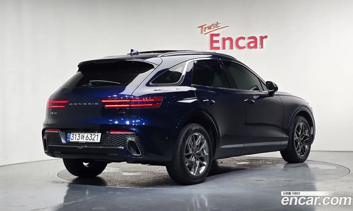Genesis GV70 2021 2.5 автомат (гидро), фото 2 Genesis GV70 2021 2.5 автомат (гидро), фото 2