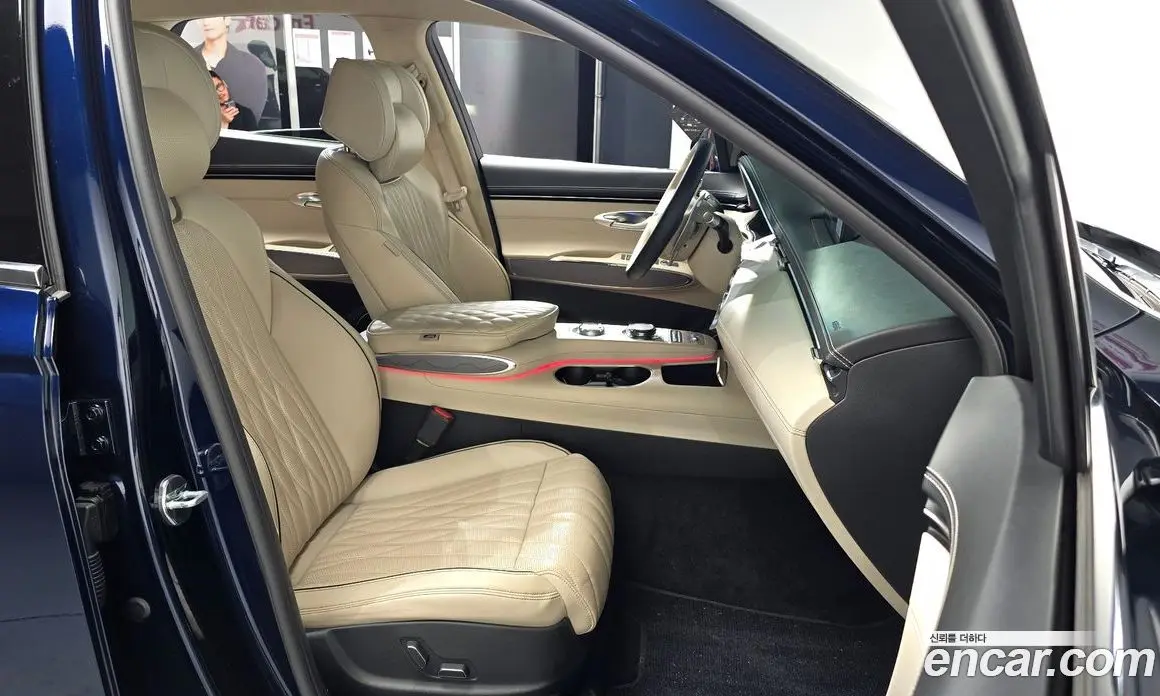 Genesis GV70 2021 2.5 автомат (гидро), фото 16 Genesis GV70 2021 2.5 автомат (гидро), фото 16