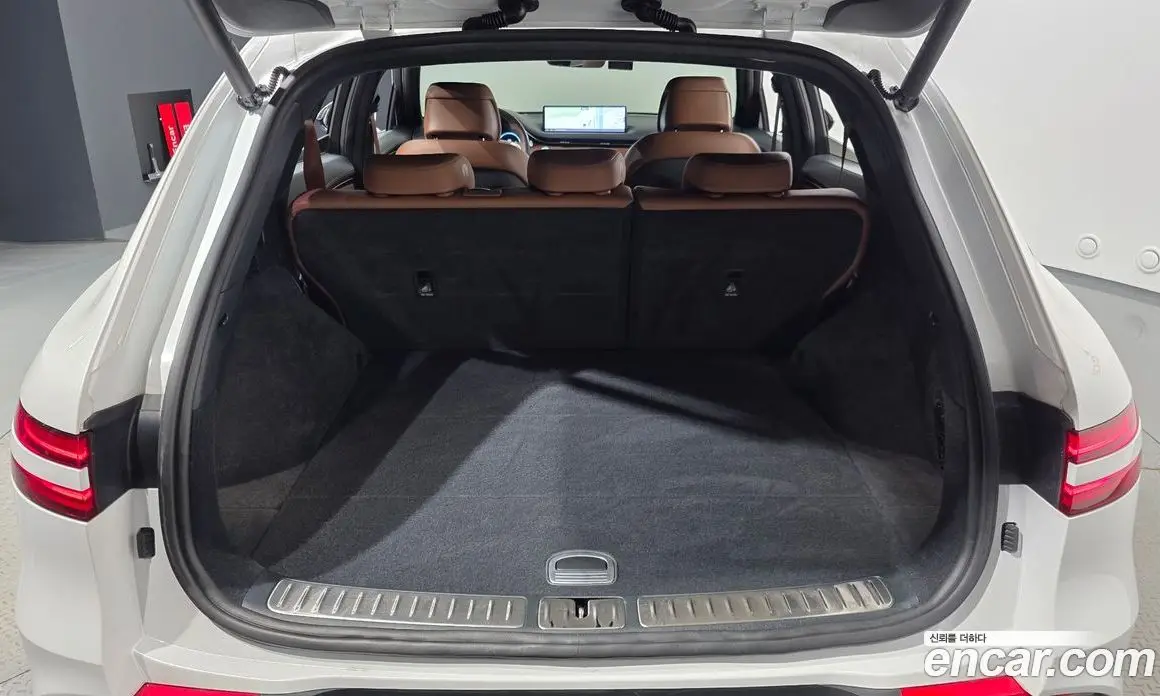 Genesis GV70 2021 2.5 автомат (гидро), фото 20 Genesis GV70 2021 2.5 автомат (гидро), фото 20
