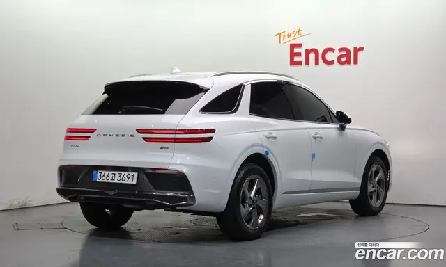 Genesis GV70, 2025, 9 606 км