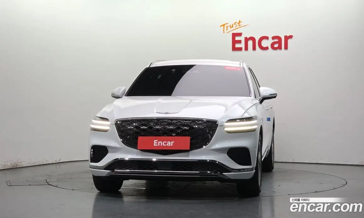 Genesis GV70 2025 2.5 автомат (гидро), фото 2 Genesis GV70 2025 2.5 автомат (гидро), фото 2