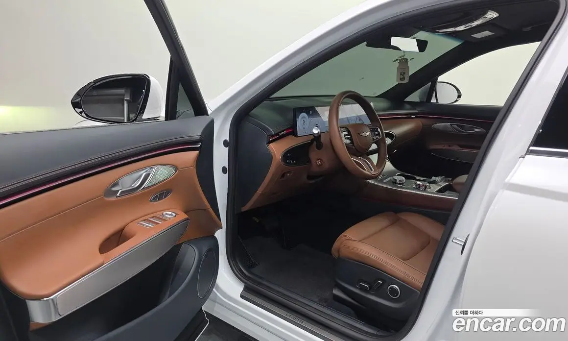 Genesis GV70 2025 2.5 автомат (гидро), фото 12 Genesis GV70 2025 2.5 автомат (гидро), фото 12