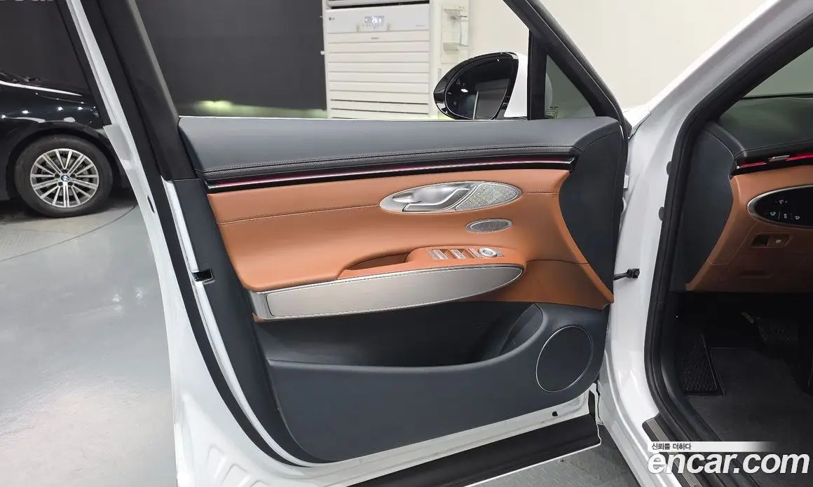 Genesis GV70 2025 2.5 автомат (гидро), фото 13 Genesis GV70 2025 2.5 автомат (гидро), фото 13