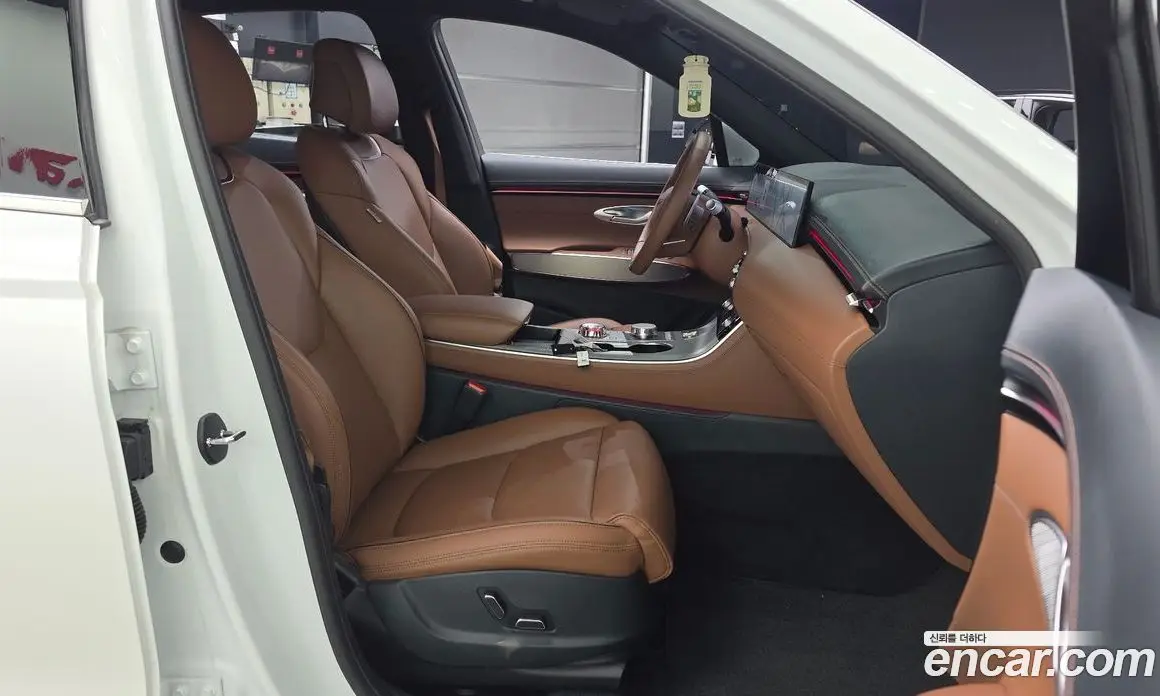 Genesis GV70 2025 2.5 автомат (гидро), фото 16 Genesis GV70 2025 2.5 автомат (гидро), фото 16