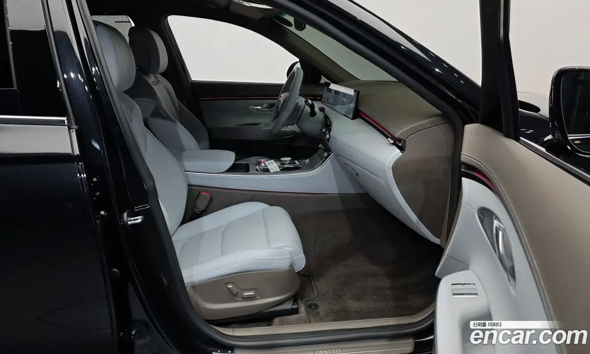 Genesis GV70 2025 2.5 автомат (гидро), фото 17
