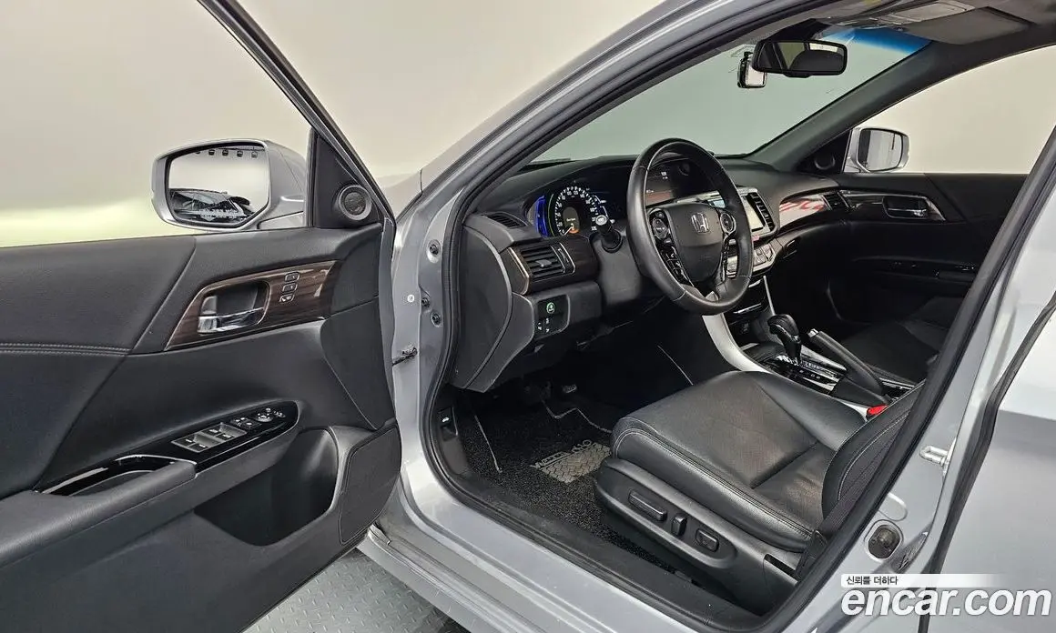 Honda Accord 2017 2.0 автомат (гидро), фото 13 Honda Accord 2017 2.0 автомат (гидро), фото 13