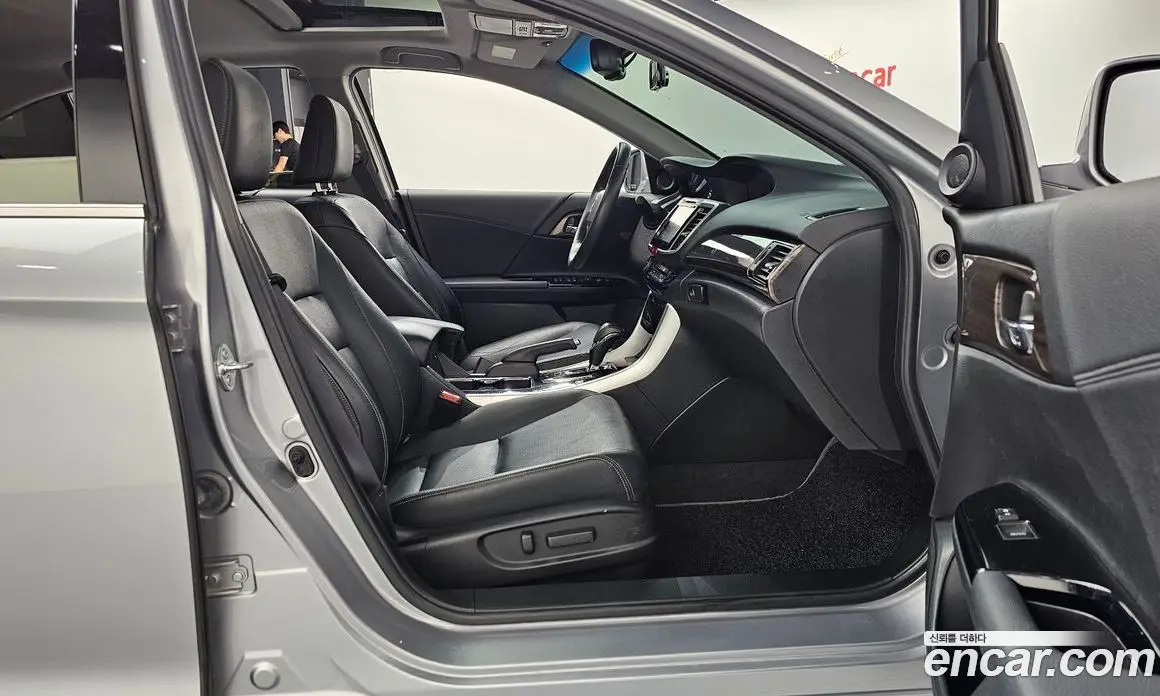Honda Accord 2017 2.0 автомат (гидро), фото 16 Honda Accord 2017 2.0 автомат (гидро), фото 16