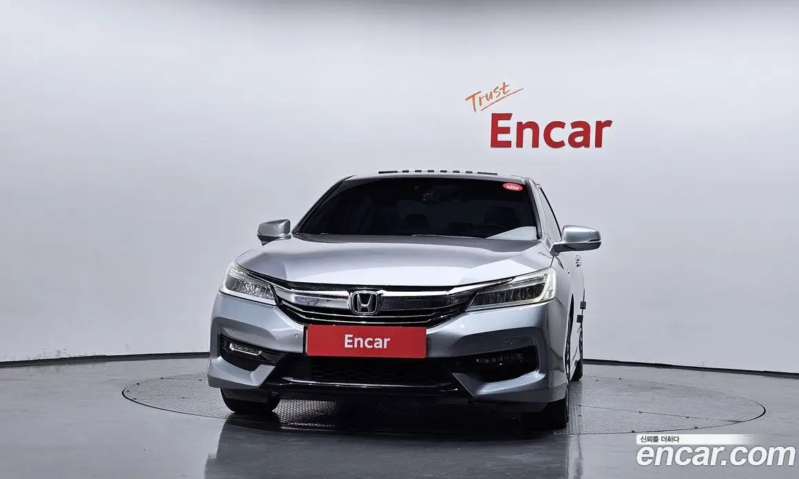 Honda Accord 2017 2.0 автомат (гидро), фото 3 Honda Accord 2017 2.0 автомат (гидро), фото 3