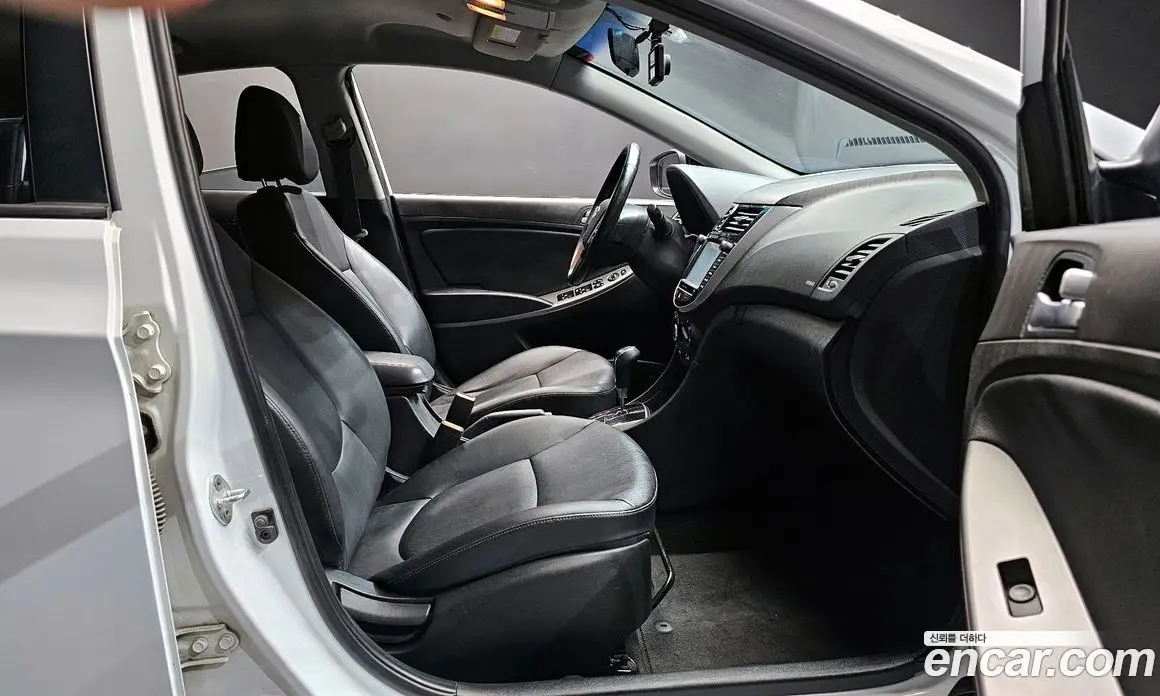 Hyundai Accent 2015 1.4 автомат (гидро), фото 16 Hyundai Accent 2015 1.4 автомат (гидро), фото 16