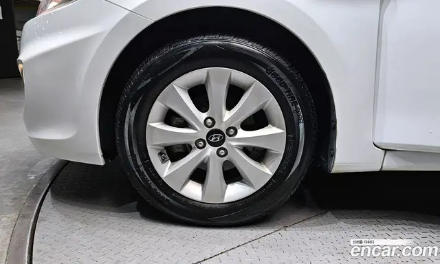 Hyundai Accent 2015 1.4 автомат (гидро), миниатюра 5 Hyundai Accent 2015 1.4 автомат (гидро), миниатюра 5
