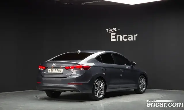 Hyundai Avante 2017 1.6 автомат (гидро), миниатюра 2