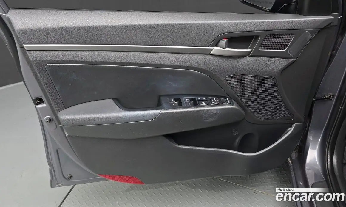 Hyundai Avante 2017 1.6 автомат (гидро), фото 14