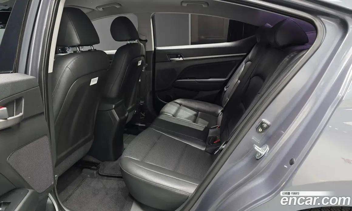 Hyundai Avante 2017 1.6 автомат (гидро), фото 16