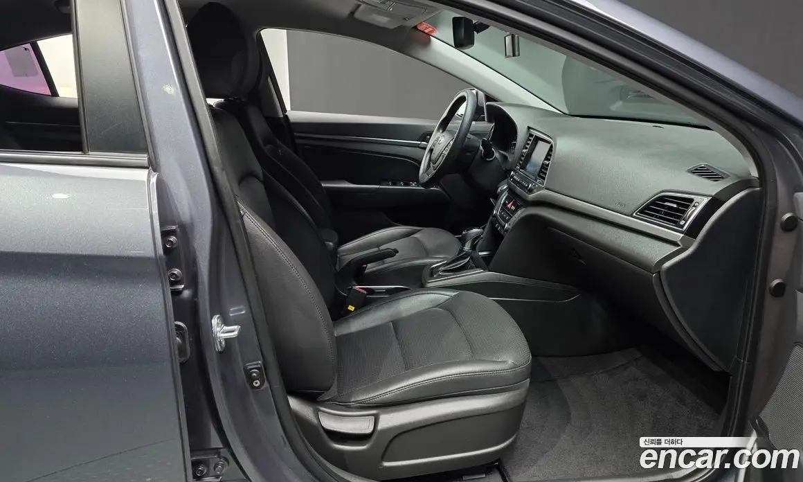 Hyundai Avante 2017 1.6 автомат (гидро), фото 17