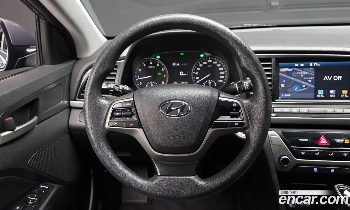 Hyundai Avante 2017 1.6 автомат (гидро), фото 19