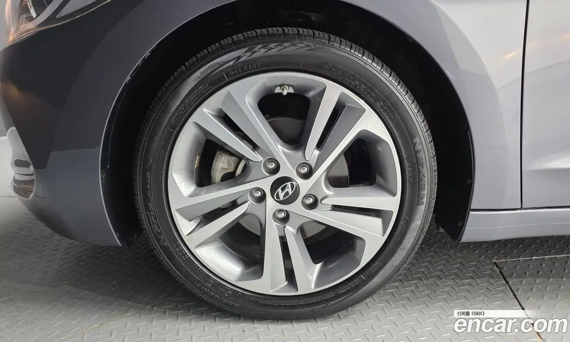 Hyundai Avante 2017 1.6 автомат (гидро), фото 5
