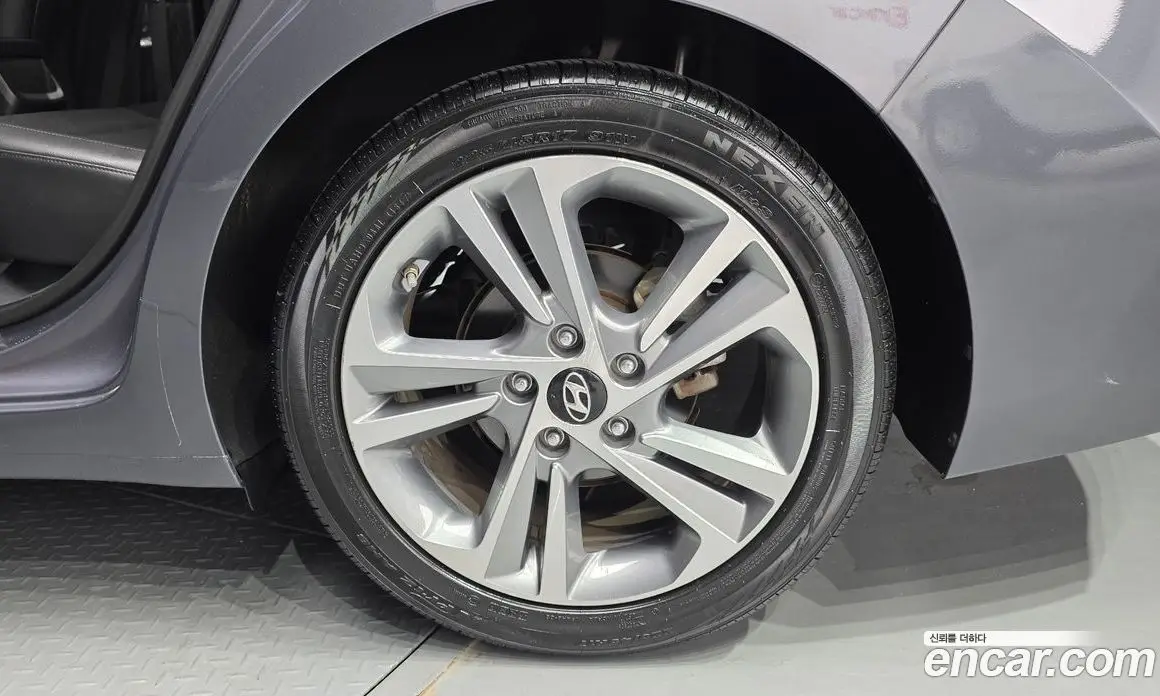 Hyundai Avante 2017 1.6 автомат (гидро), фото 7