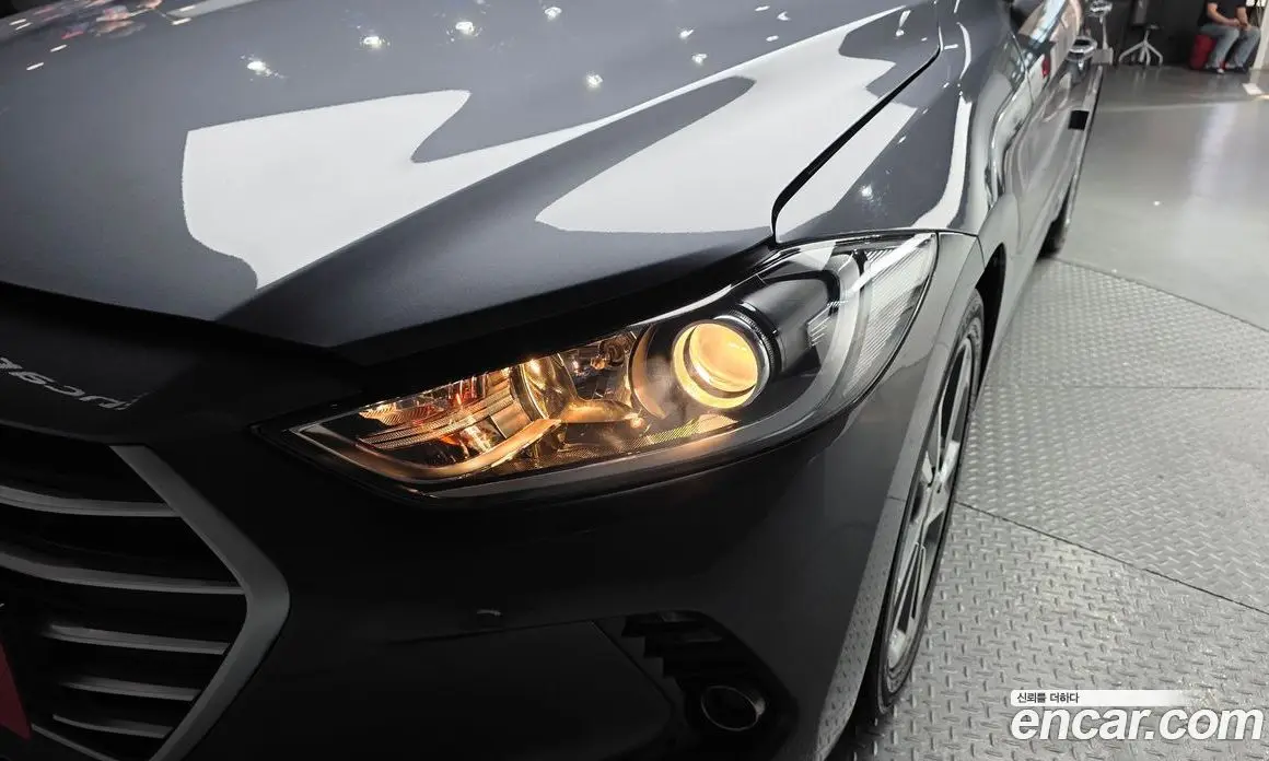 Hyundai Avante 2017 1.6 автомат (гидро), фото 8