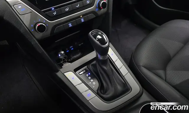 Hyundai Avante 2018 1.6 автомат (гидро), миниатюра 12