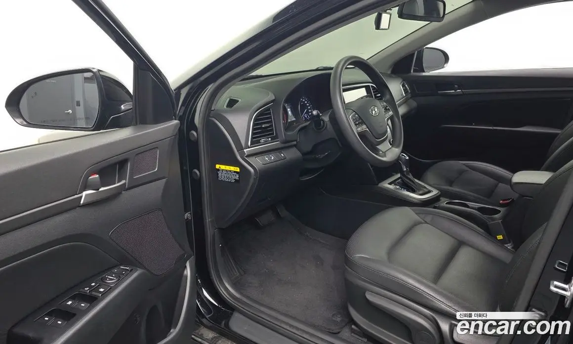 Hyundai Avante 2018 1.6 автомат (гидро), фото 13