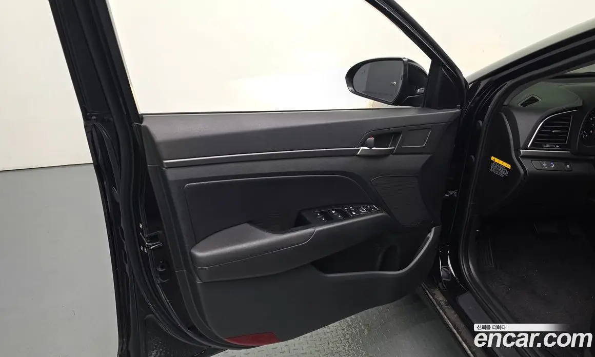 Hyundai Avante 2018 1.6 автомат (гидро), фото 14
