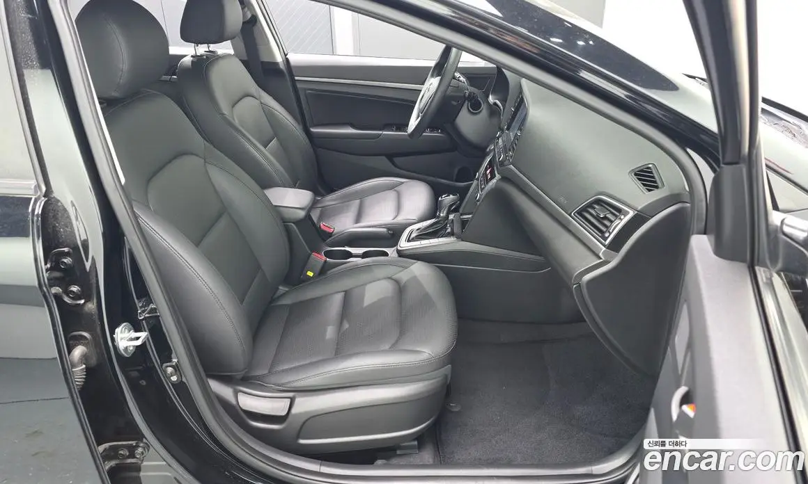 Hyundai Avante 2018 1.6 автомат (гидро), фото 18