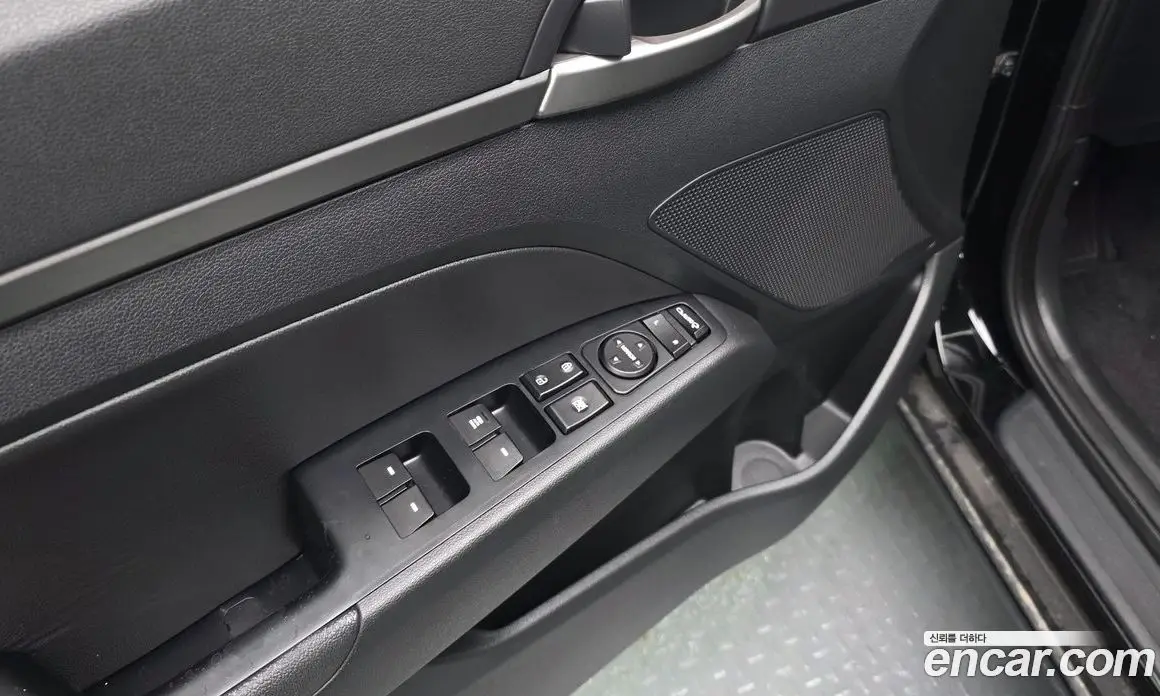 Hyundai Avante 2018 1.6 автомат (гидро), фото 19