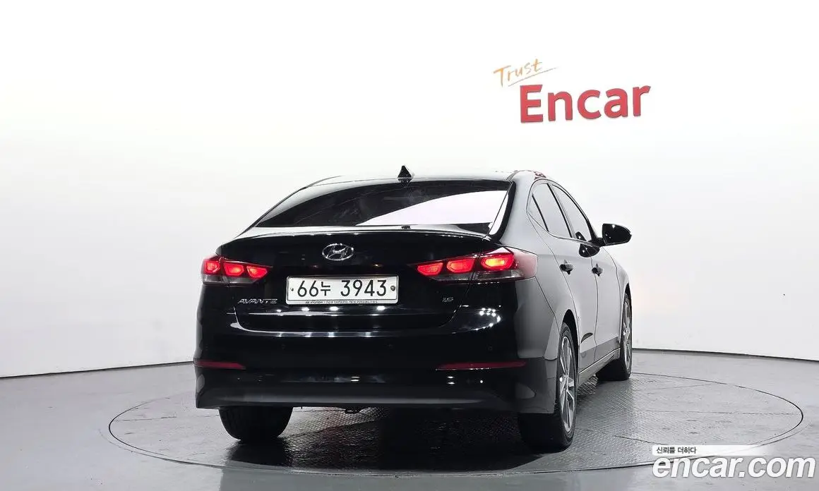 Hyundai Avante 2018 1.6 автомат (гидро), фото 4