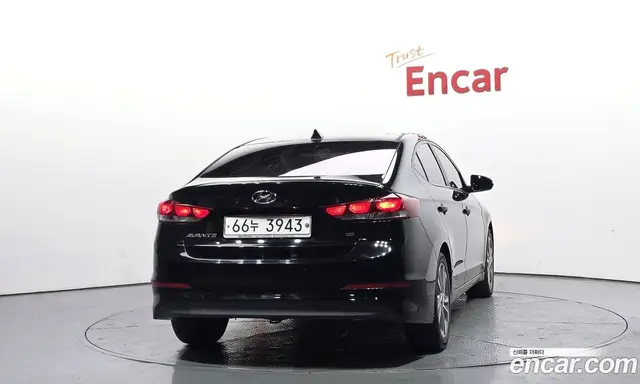 Hyundai Avante 2018 1.6 автомат (гидро), миниатюра 4
