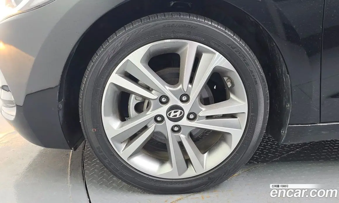 Hyundai Avante 2018 1.6 автомат (гидро), фото 5