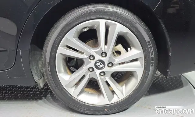 Hyundai Avante 2018 1.6 автомат (гидро), миниатюра 7