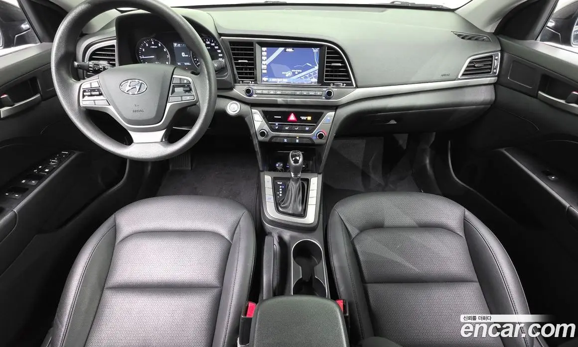 Hyundai Avante 2018 1.6 автомат (гидро), фото 10