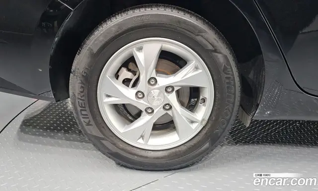 Hyundai Avante 2020 1.6 автомат (гидро), миниатюра 4