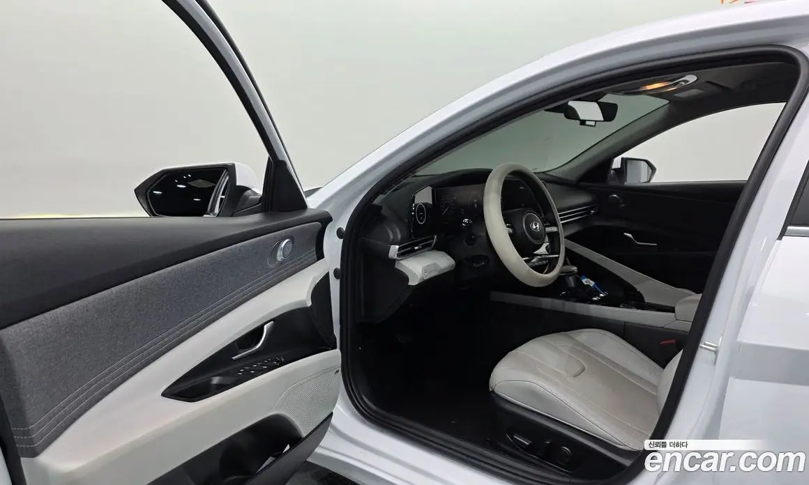 Hyundai Avante 2021 1.6 автомат (гидро), фото 13