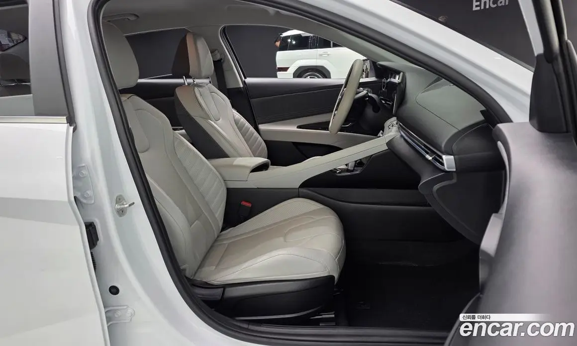 Hyundai Avante 2021 1.6 автомат (гидро), фото 16