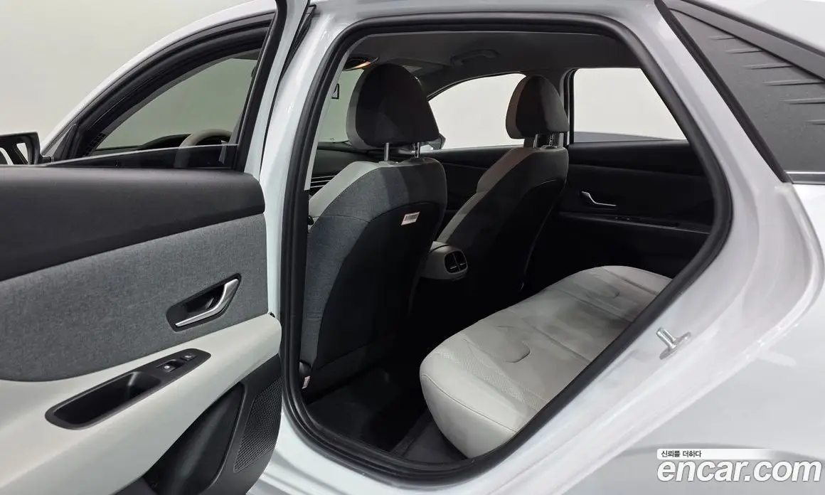 Hyundai Avante 2021 1.6 автомат (гидро), фото 17