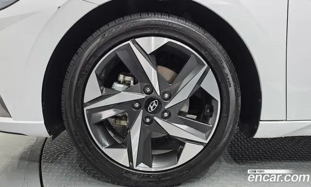 Hyundai Avante 2021 1.6 автомат (гидро), миниатюра 5